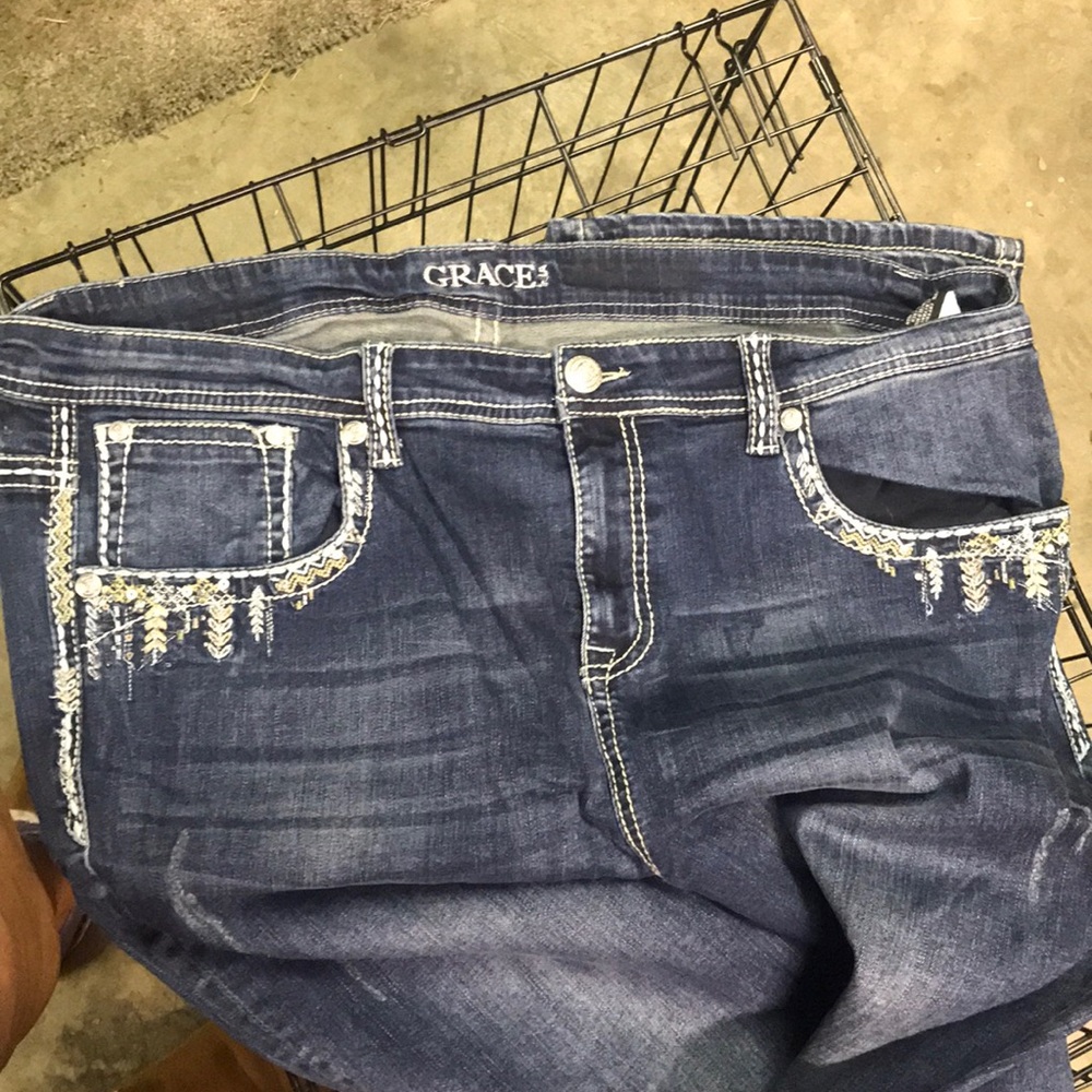 GRACE in LA jeans